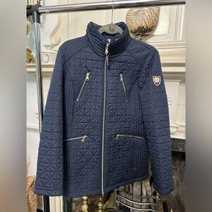 Women’s Vince Camuto quilted jacket in navy blue. Size M